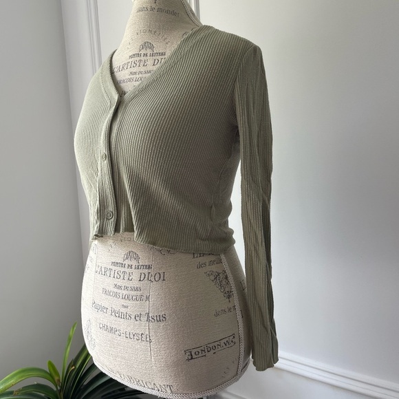 Oak + Fort V neck bottom down green cardigan - Picture 3 of 6